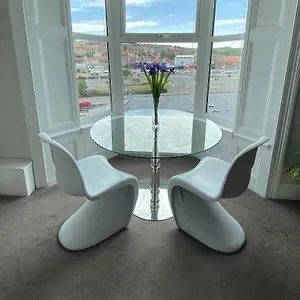 Riverview With Private Parking Apartment