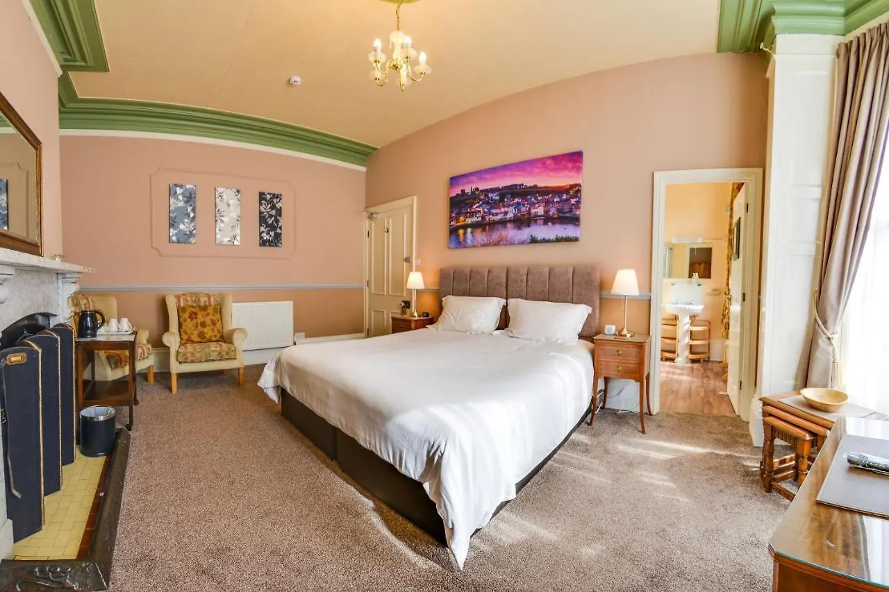Pannett House Bed & Breakfast, Beautiful Victorian Residence 惠特比 4*,